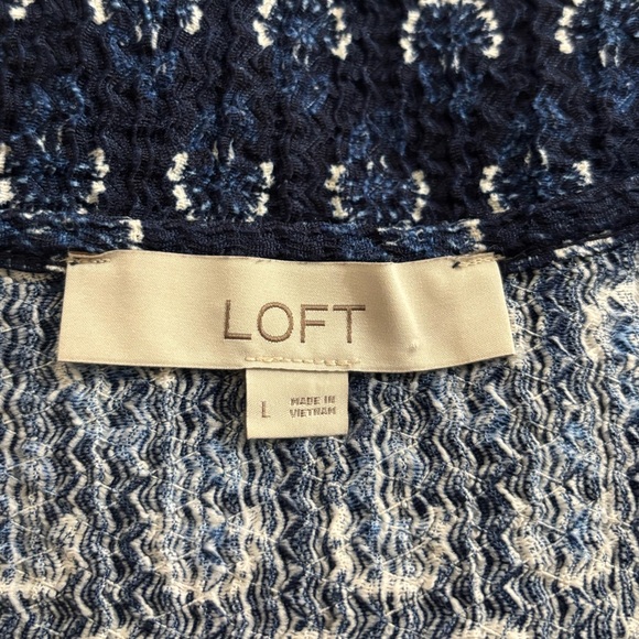 LOFT Textured Patterned Top, size Large - Picture 3 of 8